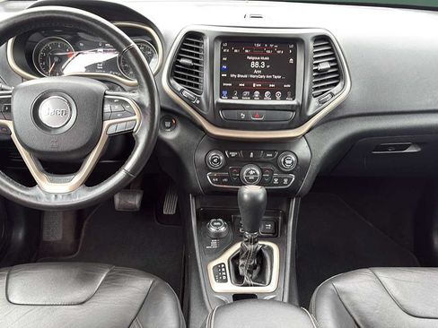 Used 2018 Jeep Cherokee Limited AWD/4WD image 19