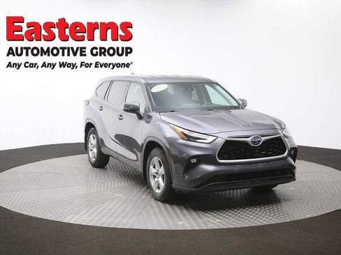 Used 2022 Toyota Highlander LE image 51