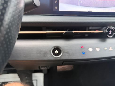 Used 2023 Nissan Ariya FWD image 37