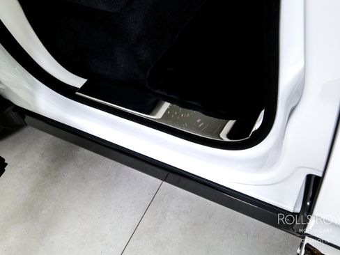 Certified 2025 Rolls-Royce Cullinan image 29