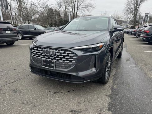 Certified 2025 Audi Q5 2.0T Premium Plus w/ Premium Plus image 8