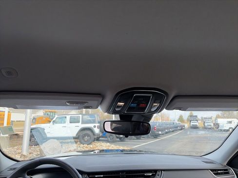 Used 2023 Jeep Grand Cherokee Limited image 22