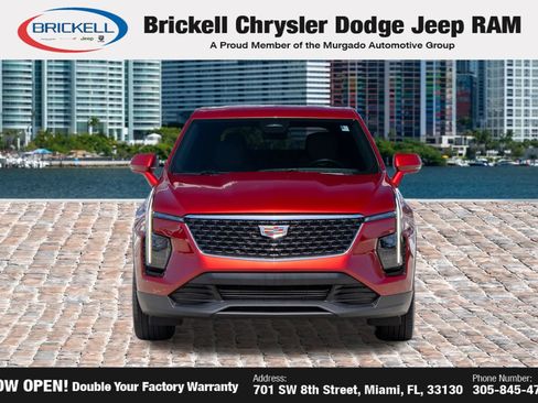 Used 2024 Cadillac XT4 Luxury FWD image 2