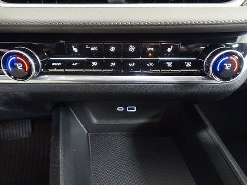 New 2026 Chevrolet Equinox LT w/ Convenience Package II image 16