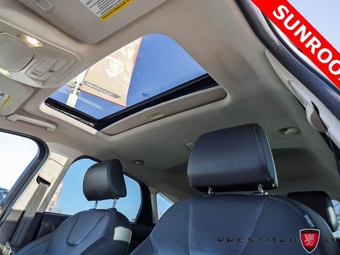 Used 2018 Ford Focus Titanium image 8