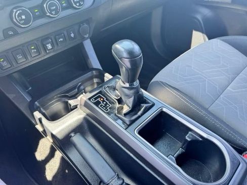 Used 2020 Toyota Tacoma TRD Sport w/ Technology Package AWD/4WD image 22