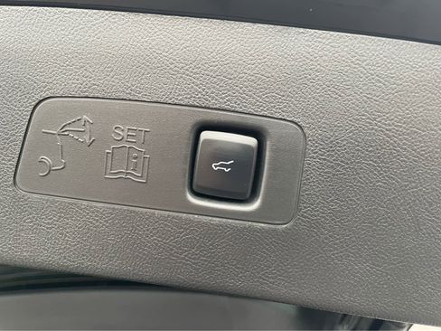 Used 2023 Lincoln Corsair AWD image 11