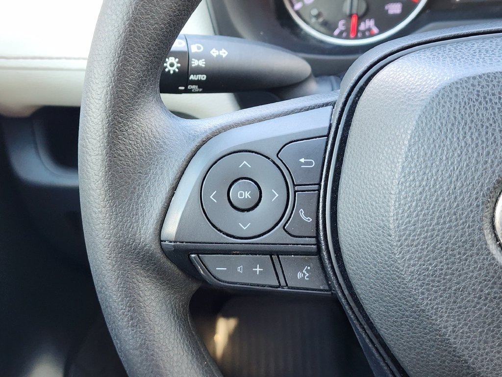 Used 2022 Toyota RAV4 XLE FWD image 28