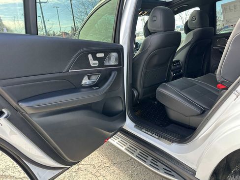 Used 2026 Mercedes-Benz GLS 580 4MATIC image 18
