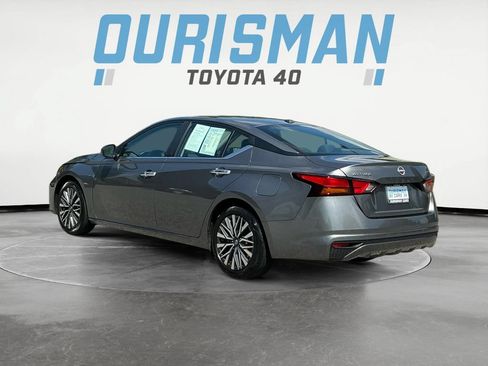 Used 2024 Nissan Altima 2.5 SV FWD image 5