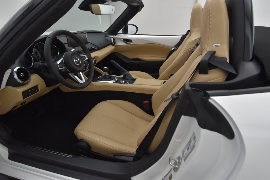 Used 2025 MAZDA MX-5 Miata Grand Touring w/ Appearance Package RWD image 24