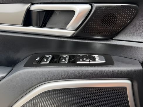 Used 2022 Kia Telluride S FWD image 19