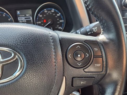 Used 2017 Toyota RAV4 XLE FWD image 18