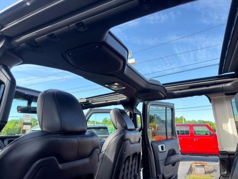 Used 2020 Jeep Wrangler Unlimited Rubicon w/ Quick Order Package 28Y Recon AWD/4WD image 29
