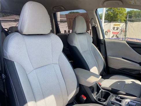 Used 2023 Subaru Forester AWD/4WD image 16