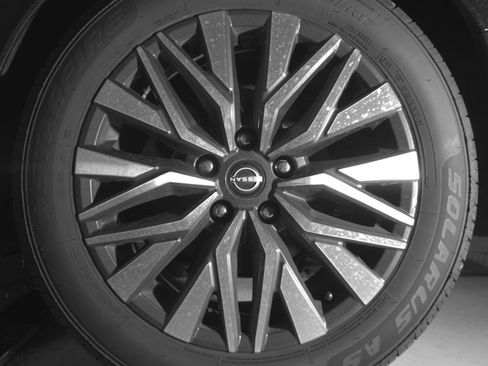 Used 2025 Nissan Altima 2.5 SV image 14