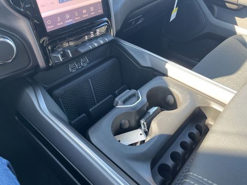 New 2026 RAM 1500 4x4 Crew Cab image 22