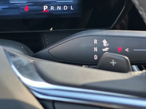 New 2026 Chevrolet Equinox LT w/ Convenience Package II image 18