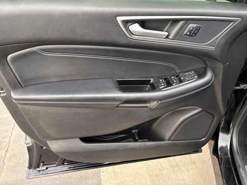 Used 2018 Ford Edge Titanium AWD/4WD image 10