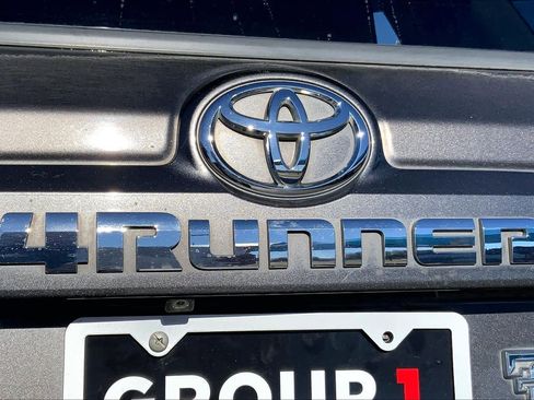 Used 2014 Toyota 4Runner SR5 image 30