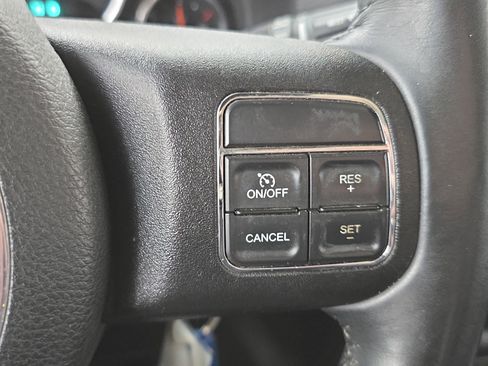 Used 2015 Jeep Wrangler Unlimited Rubicon w/ Connectivity Group image 17