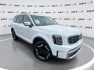 Used 2023 Kia Telluride S video 1