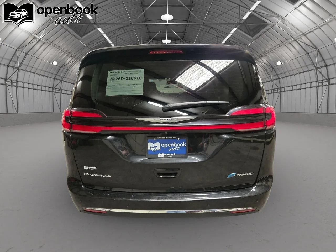 Used 2023 Chrysler Pacifica Limited FWD image 6