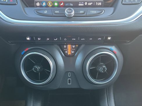 Used 2021 Chevrolet Blazer LT image 22