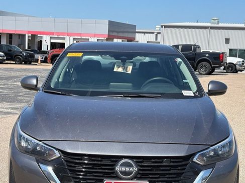 Used 2025 Nissan Sentra SV FWD image 3