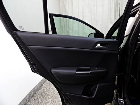 Used 2020 Kia Sportage S AWD/4WD image 11