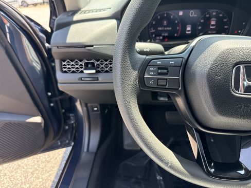 Used 2025 Honda Accord SE image 19