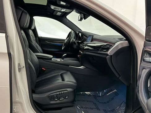 Used 2019 BMW X6 xDrive50i w/ M Sport Package image 25