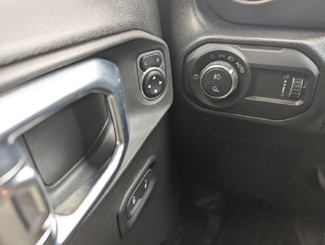 Used 2023 Jeep Gladiator Mojave w/ Cold Weather Group AWD/4WD image 26