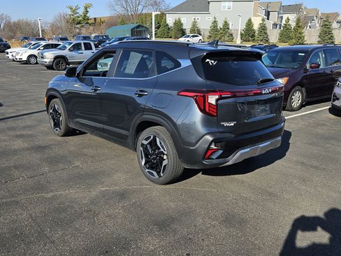 Used 2024 Kia Seltos SX w/ SX Sunroof Package image 6