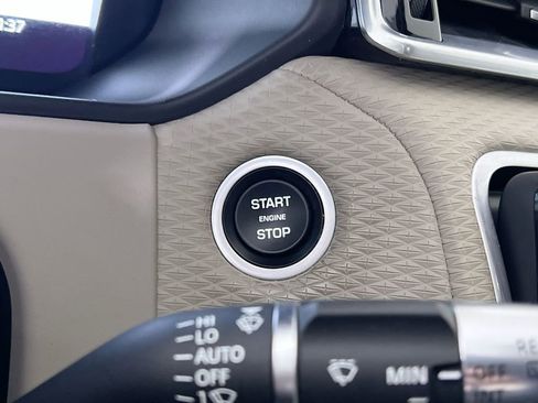 Used 2021 Land Rover Range Rover Velar S image 32