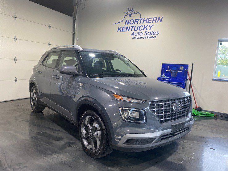 Used 2026 Hyundai Venue SEL FWD image 1