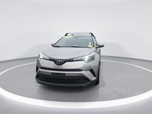 Used 2019 Toyota C-HR LE image 5
