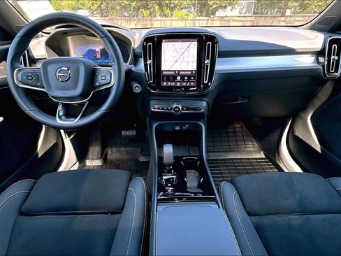 Used 2026 Volvo XC40 B5 Ultra w/ Climate Package AWD/4WD image 18