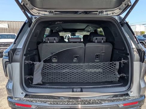New 2026 Chevrolet Traverse RS w/ LPO, Floor Liner Package FWD image 33