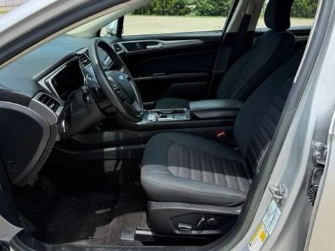 Used 2019 Ford Fusion SE FWD image 15