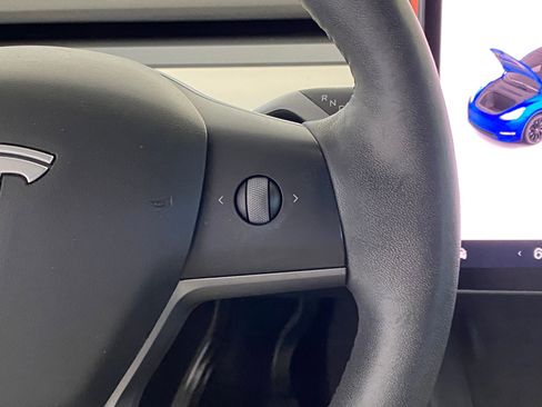 Used 2021 Tesla Model Y Long Range image 27