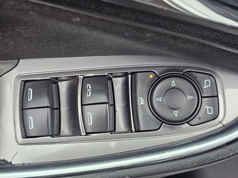 Used 2018 Chevrolet Malibu LT image 16