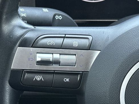 Used 2025 Hyundai Kona SEL FWD image 12