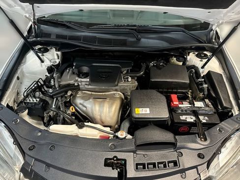 Used 2017 Toyota Camry XLE FWD image 19