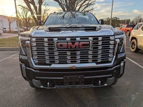 Used 2024 GMC Sierra 2500 Denali w/ Denali Reserve Package image 2