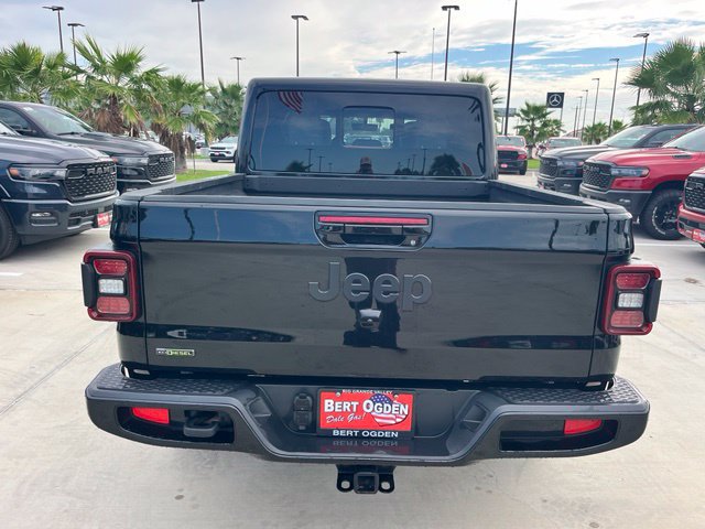 Used 2023 Jeep Gladiator Overland AWD/4WD image 5