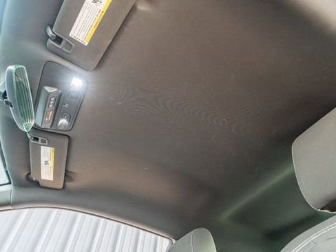 Used 2020 Chevrolet Camaro LT image 21