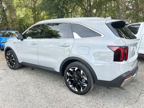 Used 2025 Kia Sorento SX FWD image 6