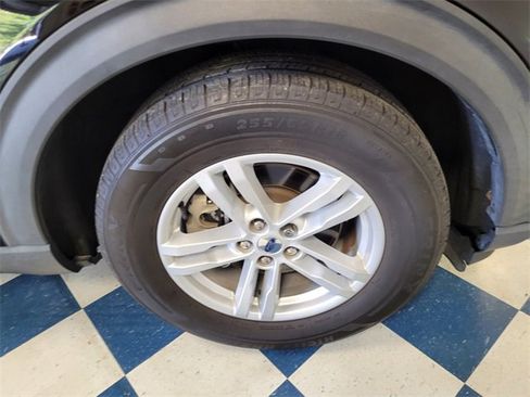 Used 2021 Ford Explorer XLT w/ Equipment Group 202A image 10