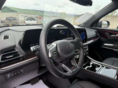 Used 2025 Chevrolet Traverse Z71 image 30